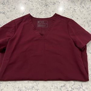 Figs Casma Bergundy 3 Pocket Top